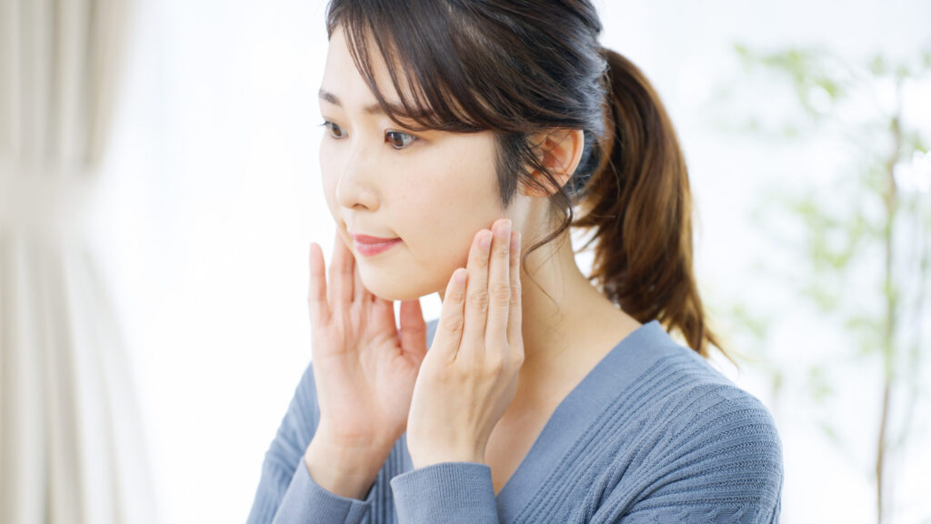 輪郭をシュッとさせる方法|最短で美しいフェイスラインを手に入れる秘訣